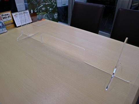 小牧店　商談室　パーテーション